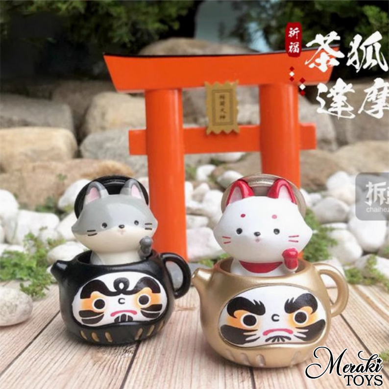 Daruma Teapot Foxes